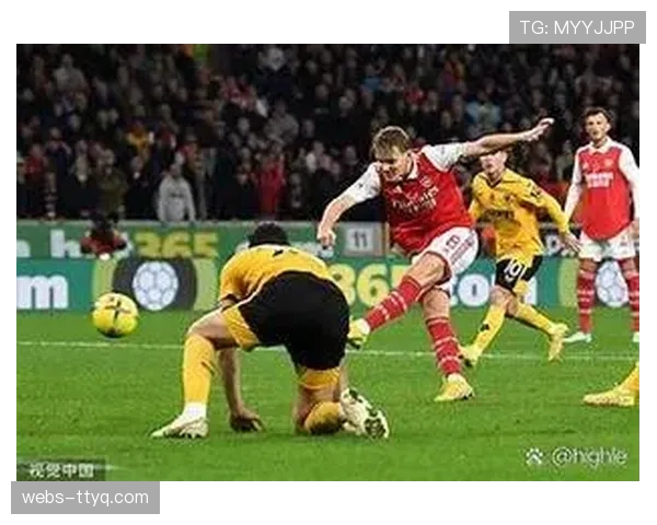 阿森纳客场2-0力克曼城，凭净胜球优势登顶英超积分榜